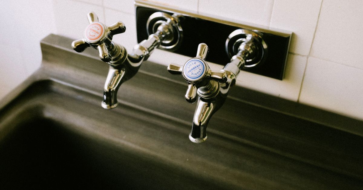 DIY Tips for Initial Leak Detection Before Calling a Plumber