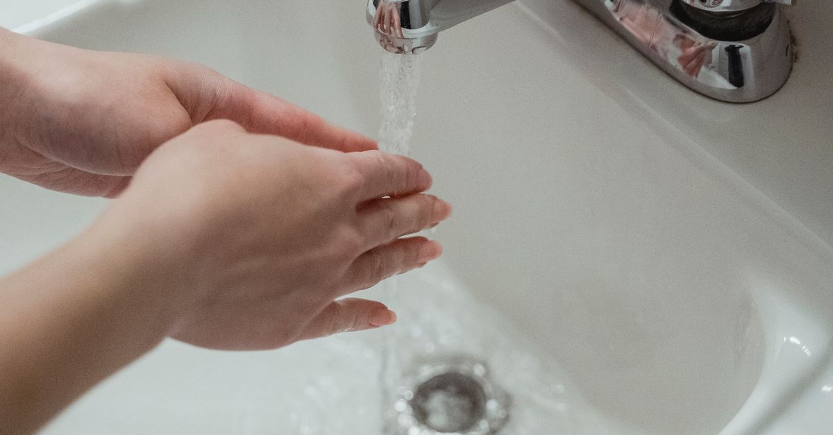 Ensuring Compliance with Local Regulations through Plumbing Maintenance Contracts